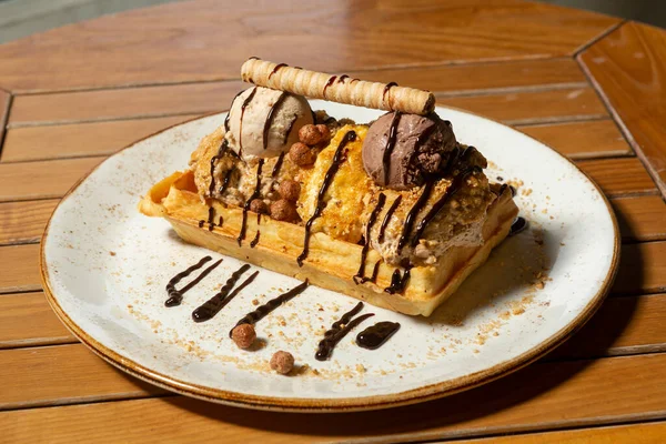 Gaufre Servie Avec Crème Glacée Restaurant — Photo