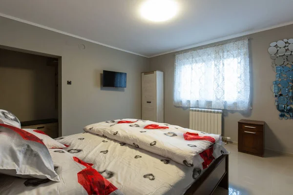 Interior Two Bed Hotel Bedroom — Stock Photo, Image