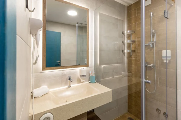 Intérieur Une Salle Bain Hôtel Luxe Avec Cabine Douche — Photo