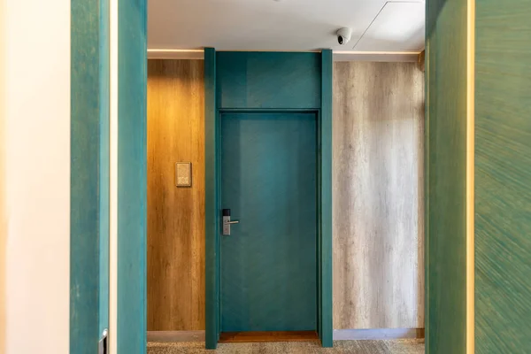 Hotel Room Wooden Entrance Door — Stock Photo, Image