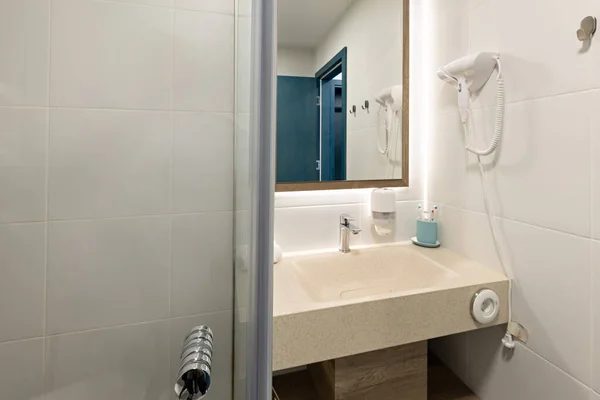 Interno Bagno Dell Hotel Con Cabina Doccia — Foto Stock