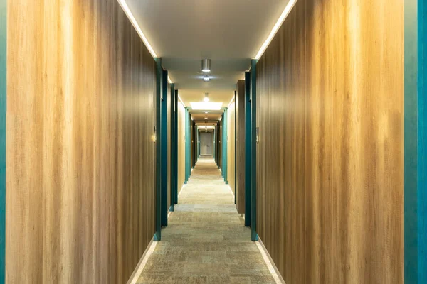 Couloir Moquette Intérieur Couloir Avec Murs Bois — Photo