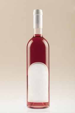 Boş Etiketli Kırmızı Şarap Şişe