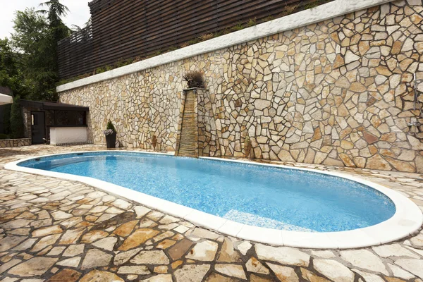 Residencia moderna piscina —  Fotos de Stock