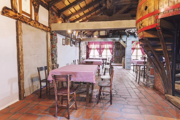 Interior de bodega rústica — Foto de Stock