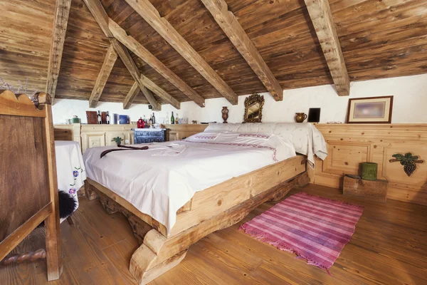 Interiör av en rustik sovrum — Stockfoto