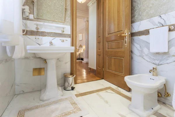 Eleganckie i luksusowe łazienki — Zdjęcie stockowe
