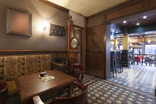 Intérieur d'un pub — Photo