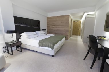 Modern bir yatak odası.