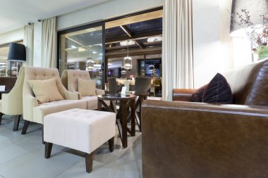 Bir kafenin içinde.