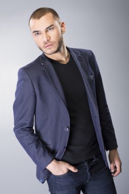 Zarif genç adam.