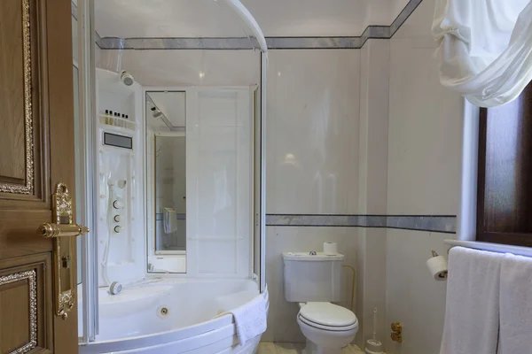 Interior del baño de lujo — Foto de Stock