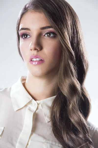 Beautiful young woman portrait — Stock Photo, Image