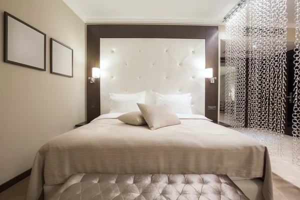Elegant bedroom interior — Stock Photo, Image