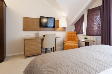 Zarif Çift Kişilik Yatak otel odası