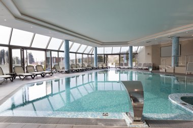 Kapalı havuz spa