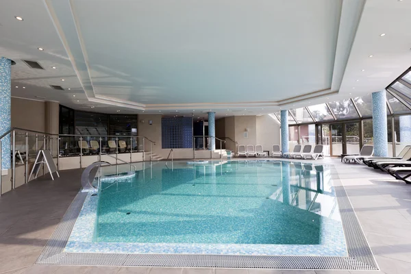 Inomhus pool på spa — Stockfoto