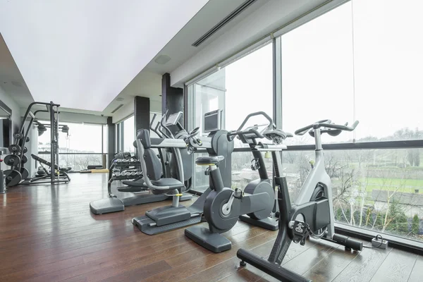 Modernt gym interiör — Stockfoto