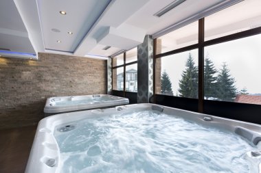 Sıcak küvetleri spa merkezi