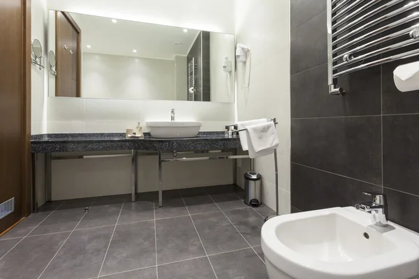 Hotel bathroom interior — Stock Photo, Image