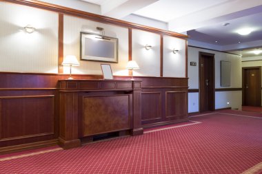 Zarif otel koridorunda