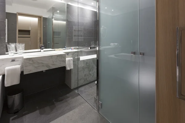 Elegant hotel bathroom sink — Stock Photo, Image