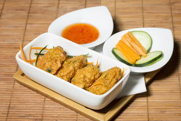 Bolos de peixe tailandês com molho de pimenta — Fotografia de Stock