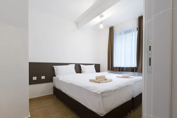 Camera da letto dell'hotel interno — Foto Stock