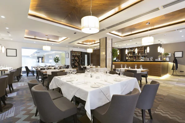 Elegante restaurante interior — Fotografia de Stock