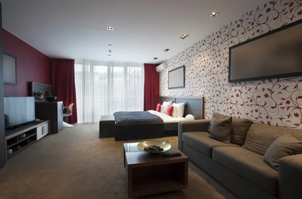 Modern geniş otel odası — Stok fotoğraf