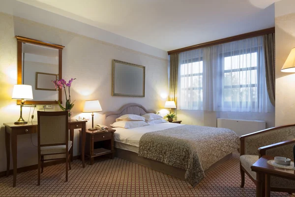 Classic style hotel room interior — Stock Photo, Image