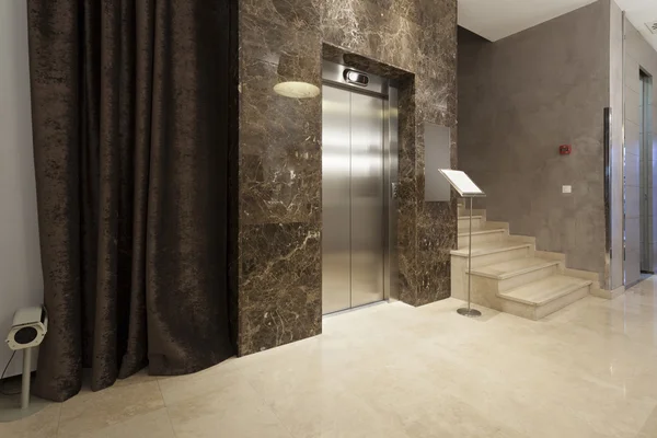 Elevator in luxury hotel — Stock Photo, Image
