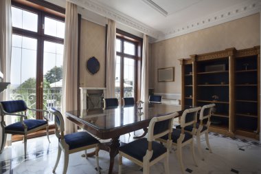 Yemek odasında lüks villa