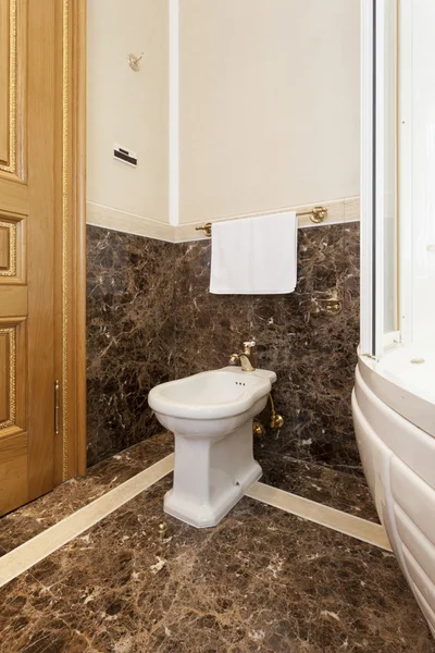 Luxury bathroom with marble floor — Stock Photo, Image