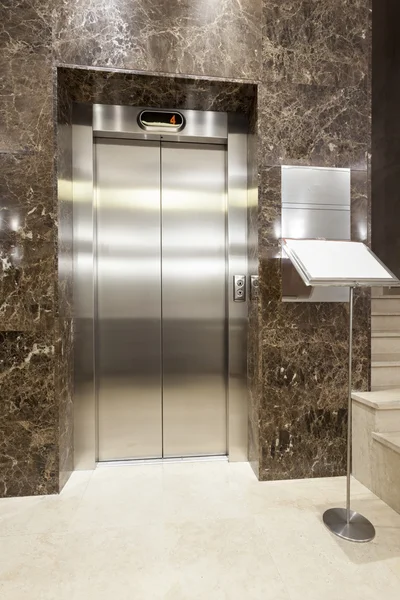 Elevator in a modern elegant building — Stock Photo, Image