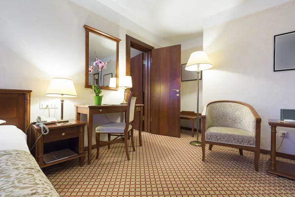 Stile classico interno della camera d'albergo — Foto Stock