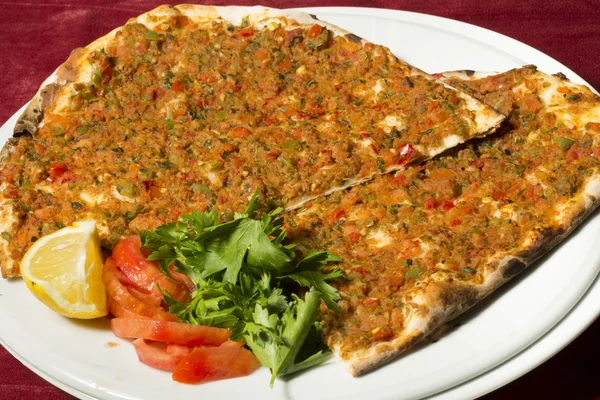 Turkish pizza - Lahmacun — Stock Photo, Image