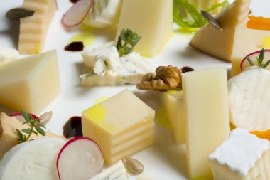Peynir turp ve fındık ile ürün yelpazesine