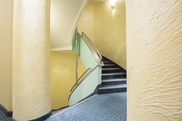 Escalera en un hotel — Foto de Stock