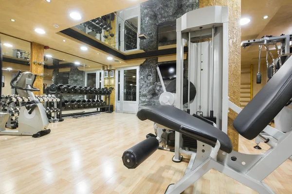 Novi sad, serbia - 03.11.2015. best Western prezident hotel gym — Stockfoto