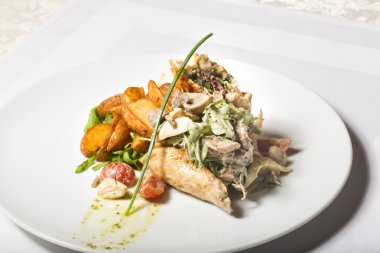 Kremalı tavuk fileto sebze ve mantar ile