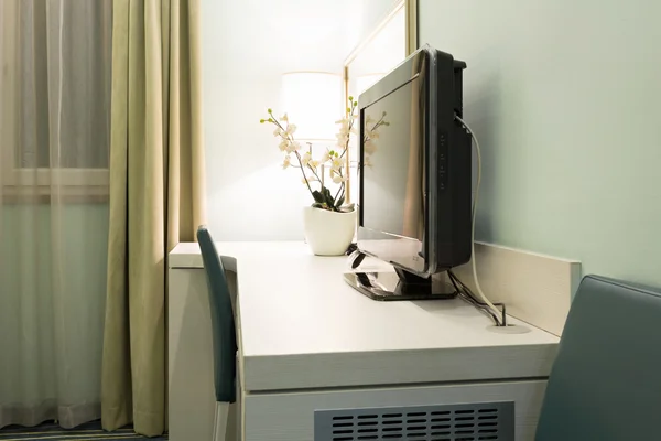 TV dans une chambre d'hôtel — Photo