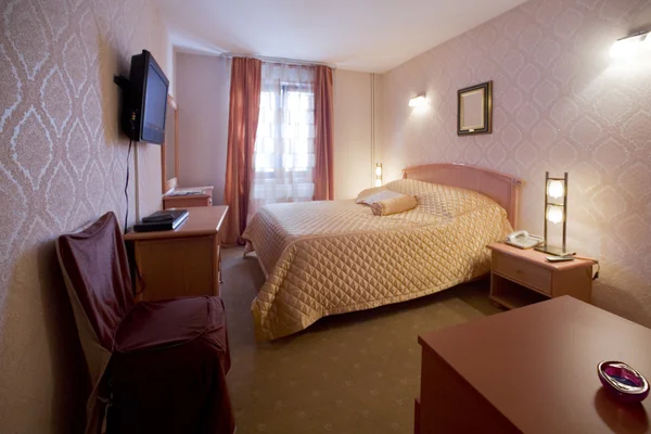 ピンクのホテルの部屋のインテリア — ストック写真