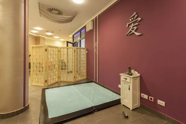 Espace massage dans le salon de beauté — Photo