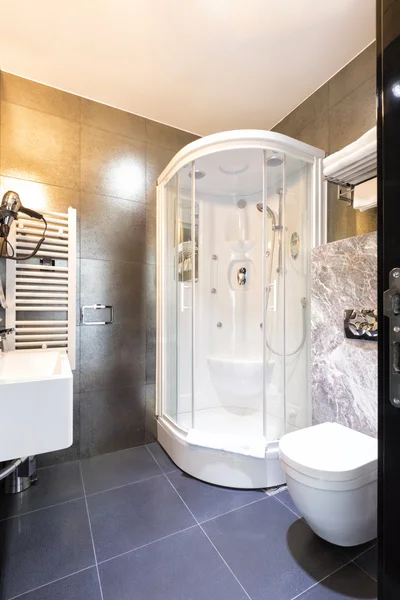 Zarif banyo iç mimarisi.