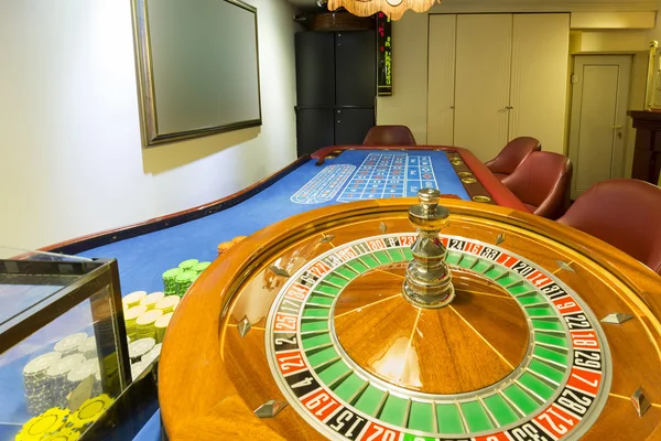 Mesa de ruleta en el casino — Foto de Stock
