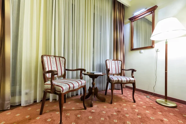 Klassieke hotel kamer interieur — Stockfoto