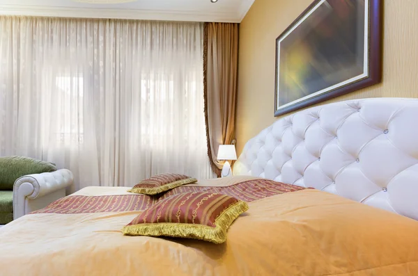 Elegant hotel soveværelse interiør - Stock-foto