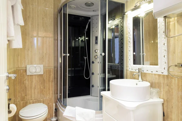 Elegantní hotel koupelny interiér — Stock fotografie