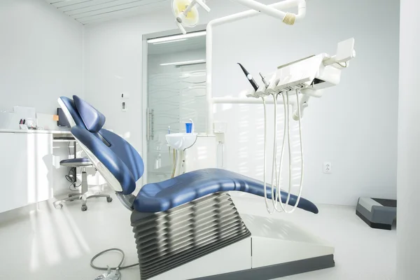 Moderno studio dentistico interno — Foto Stock